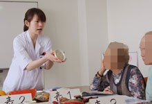 食事療法について語る管理栄養士